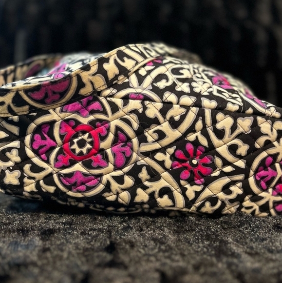 Vera Bradley Scroll Medallion Large Tote MINT CONDITION - Picture 4 of 7